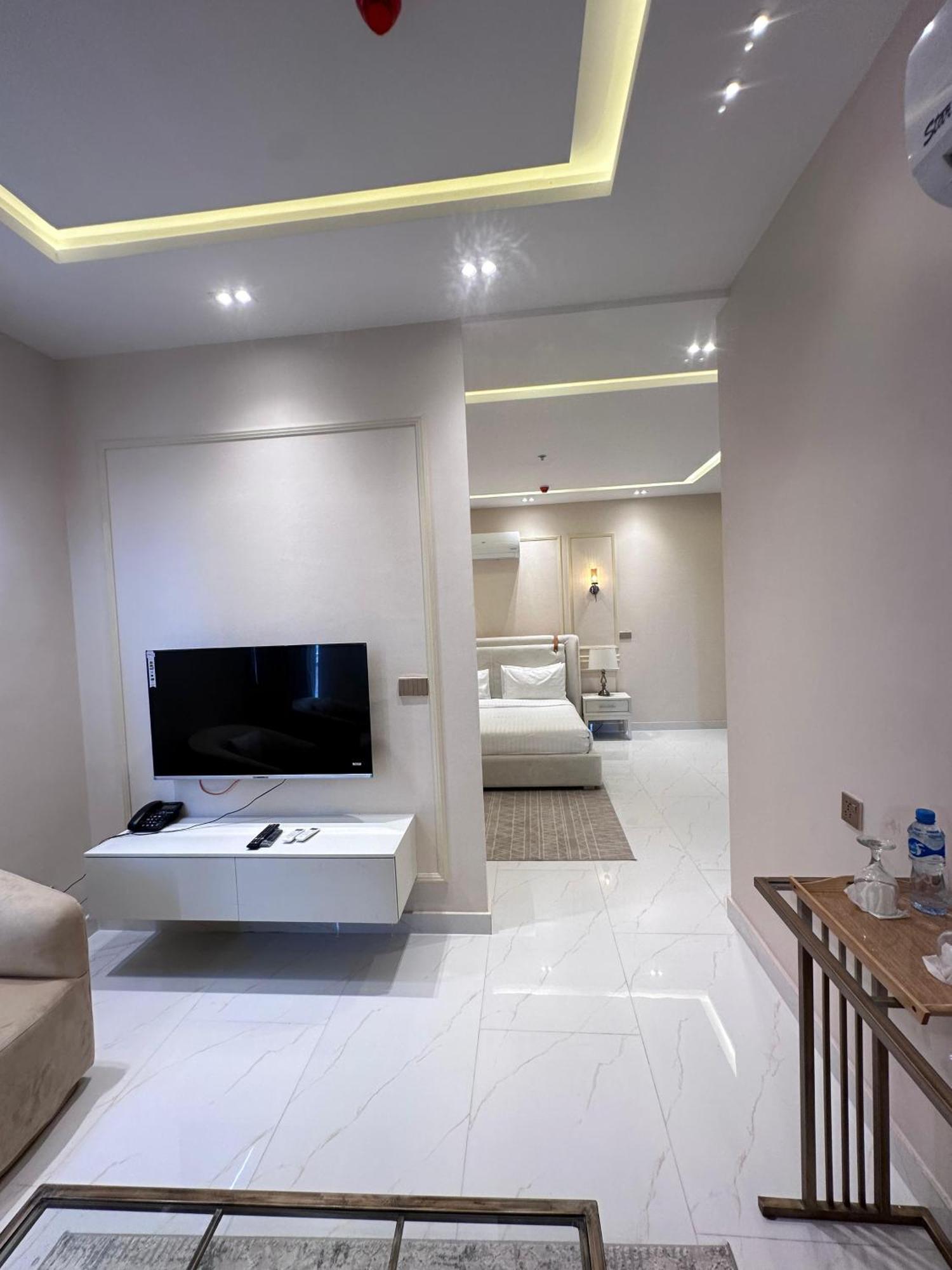 Pavilion Suites - Premium Aparthotel In Bahria Town 拉瓦尔品第 外观 照片