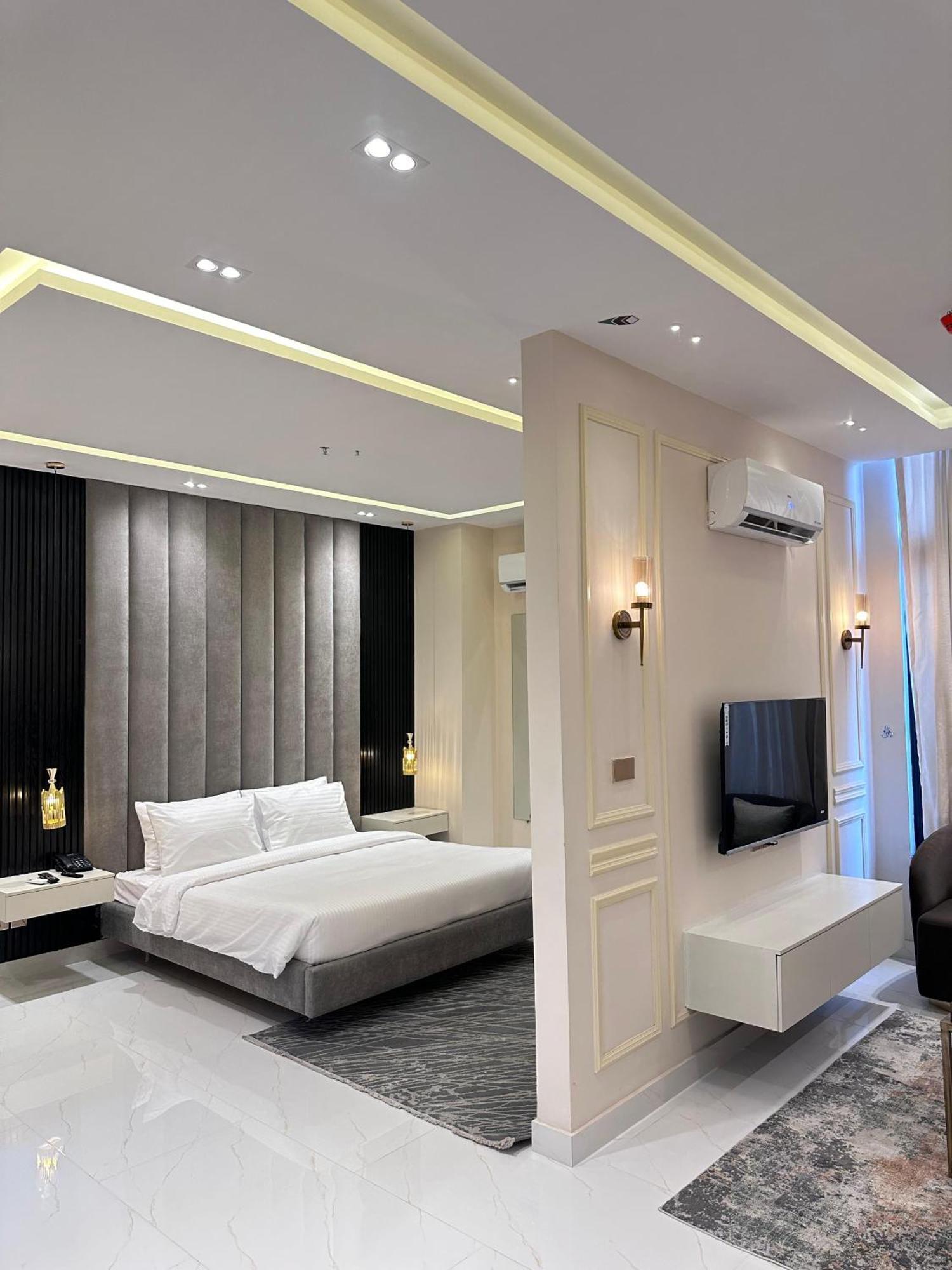 Pavilion Suites - Premium Aparthotel In Bahria Town 拉瓦尔品第 外观 照片