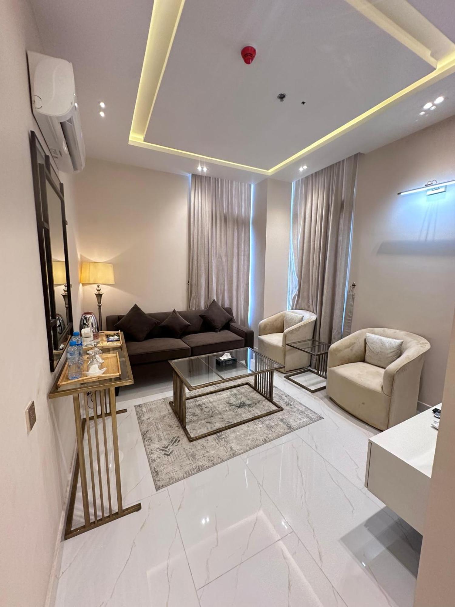 Pavilion Suites - Premium Aparthotel In Bahria Town 拉瓦尔品第 外观 照片