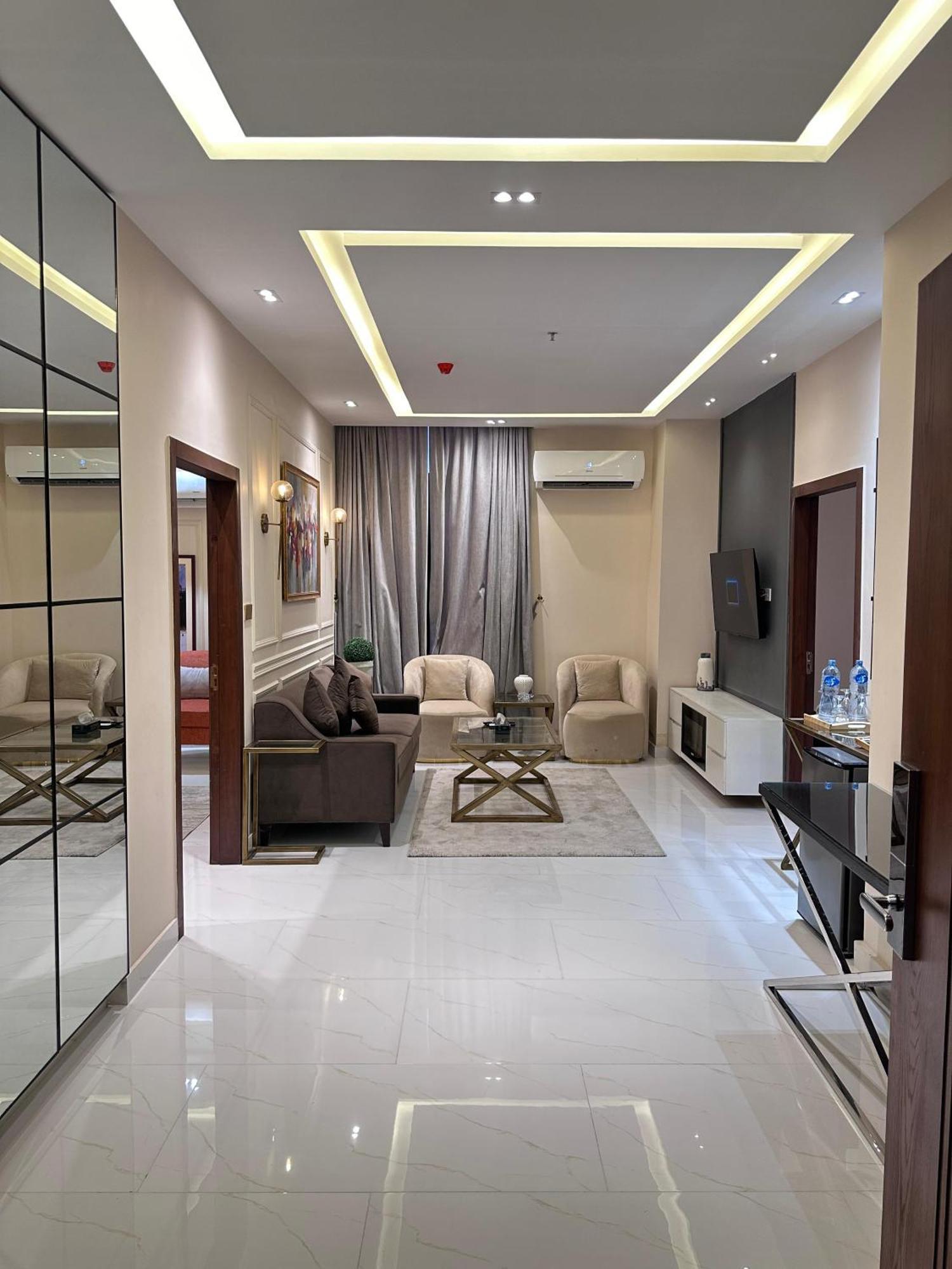 Pavilion Suites - Premium Aparthotel In Bahria Town 拉瓦尔品第 外观 照片