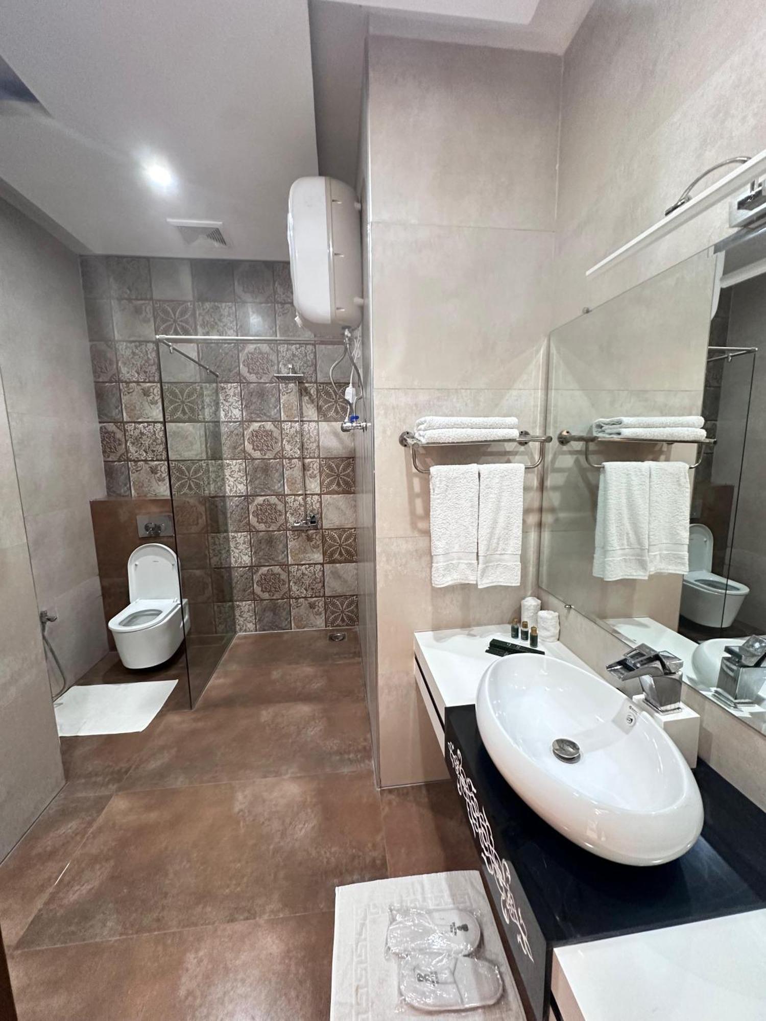 Pavilion Suites - Premium Aparthotel In Bahria Town 拉瓦尔品第 外观 照片