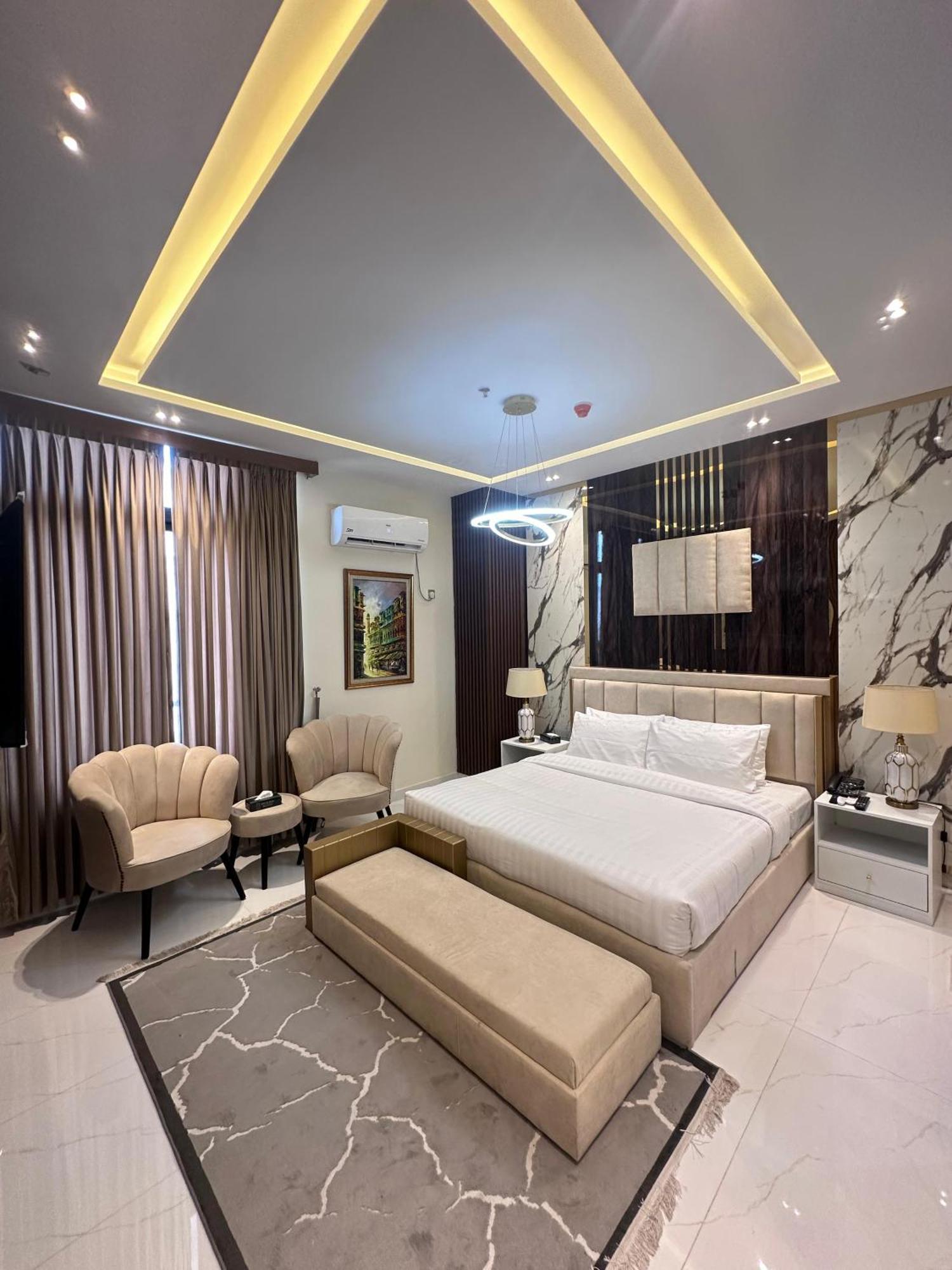 Pavilion Suites - Premium Aparthotel In Bahria Town 拉瓦尔品第 外观 照片