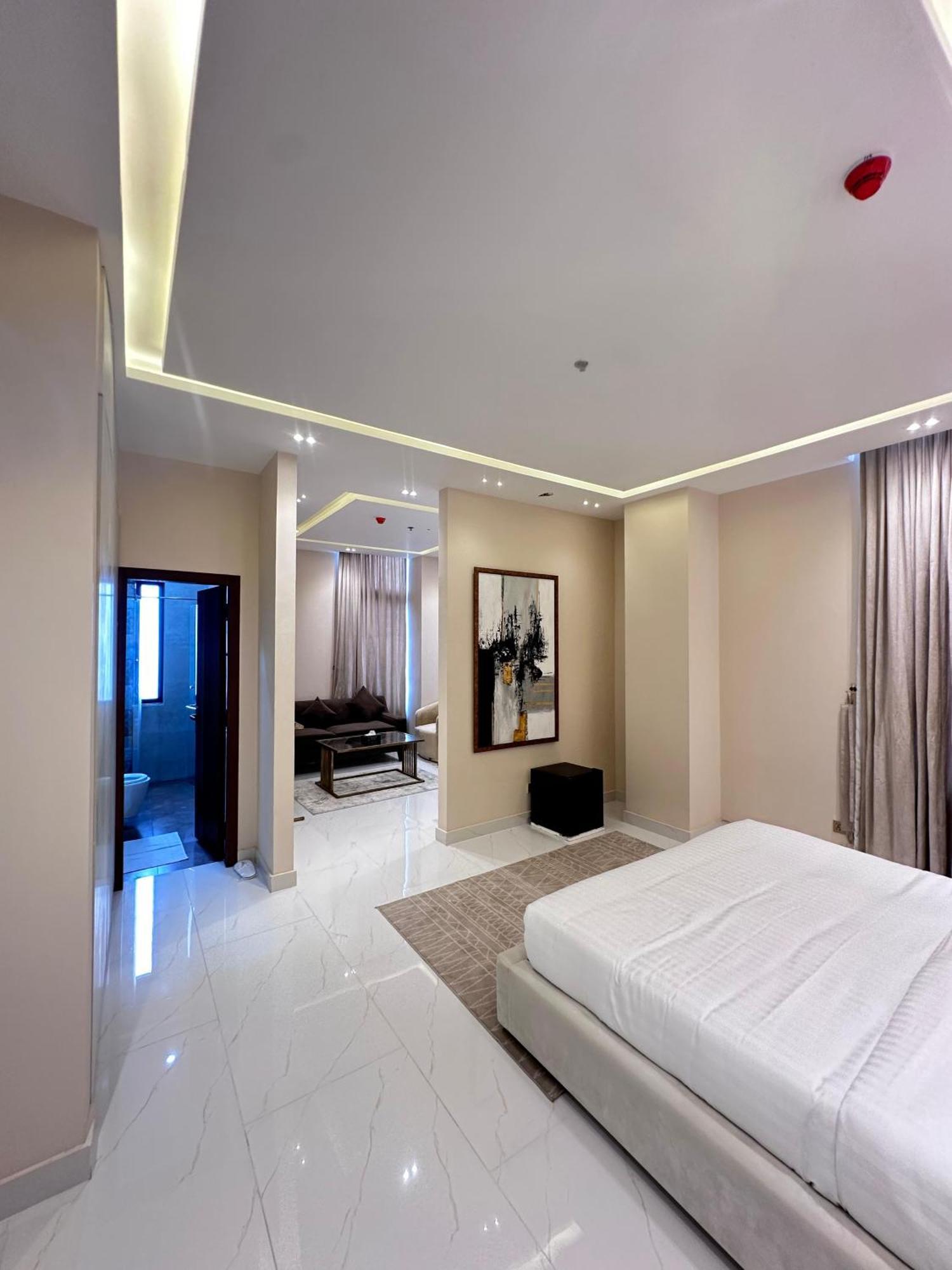 Pavilion Suites - Premium Aparthotel In Bahria Town 拉瓦尔品第 外观 照片