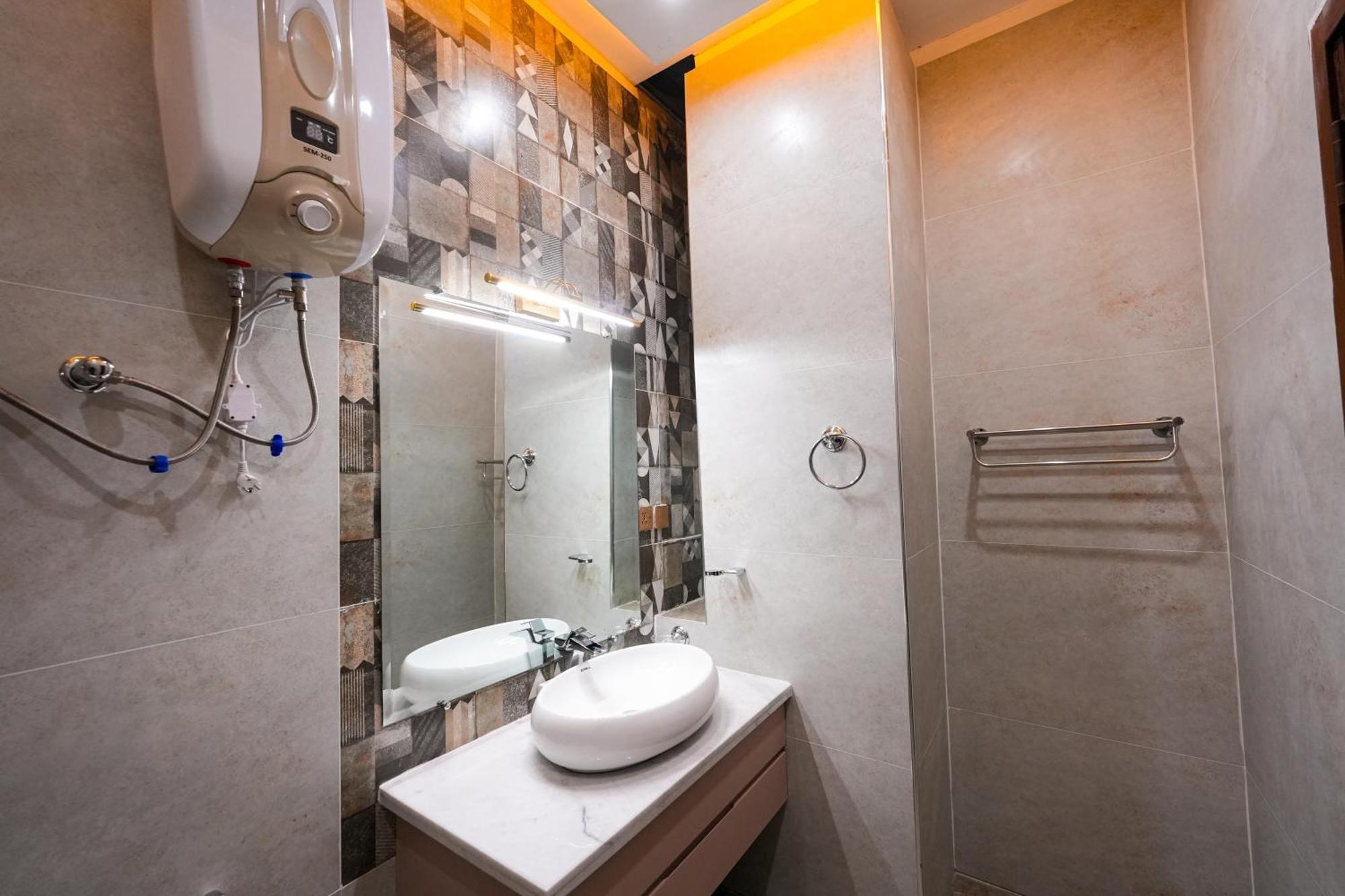 Pavilion Suites - Premium Aparthotel In Bahria Town 拉瓦尔品第 外观 照片