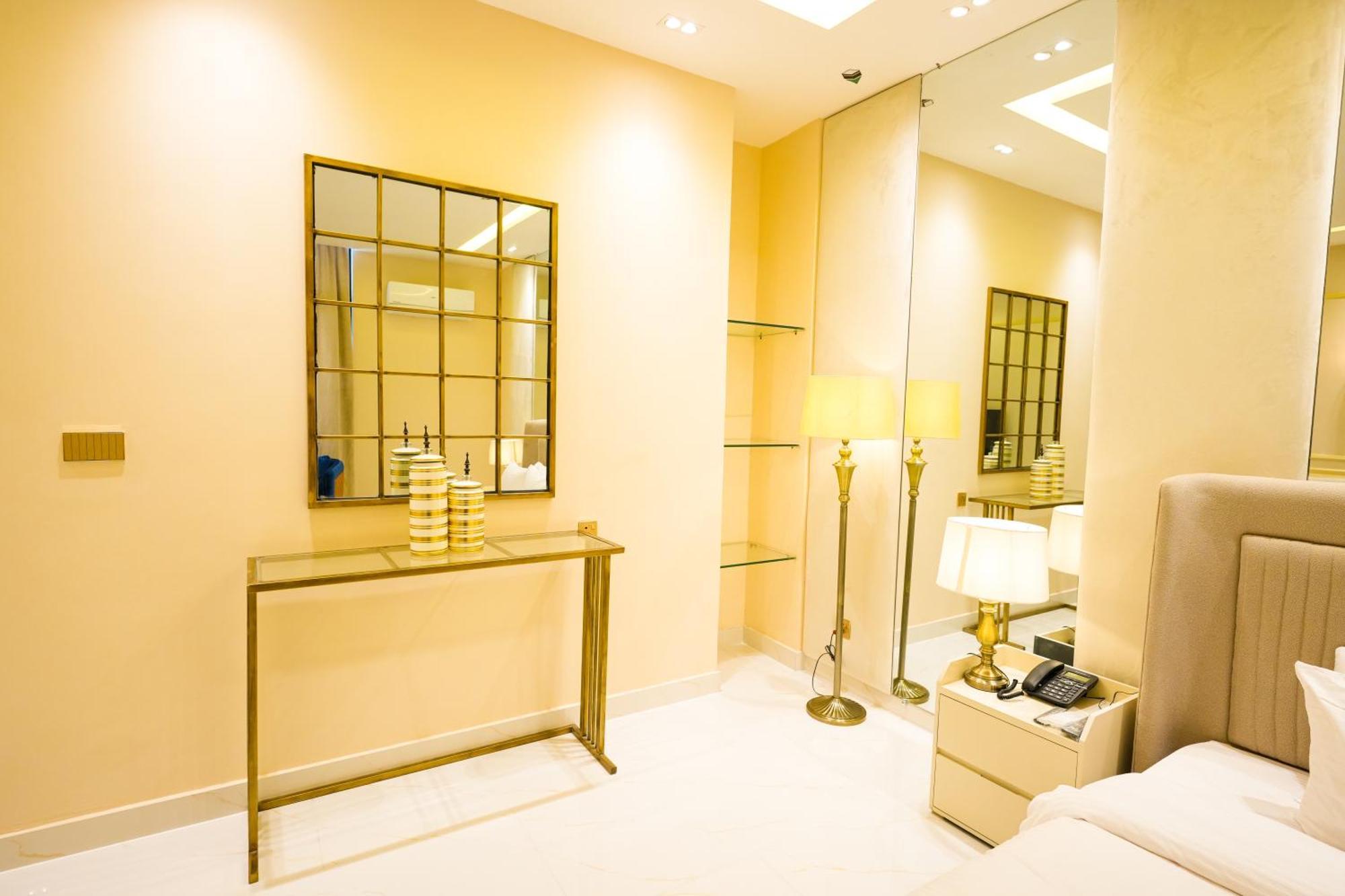 Pavilion Suites - Premium Aparthotel In Bahria Town 拉瓦尔品第 外观 照片