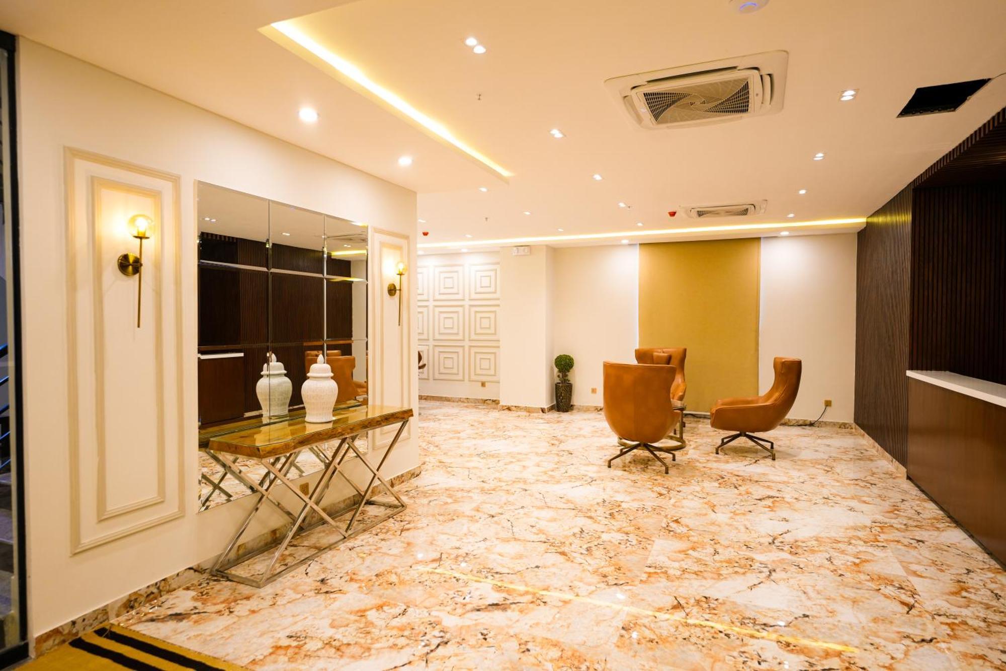 Pavilion Suites - Premium Aparthotel In Bahria Town 拉瓦尔品第 外观 照片