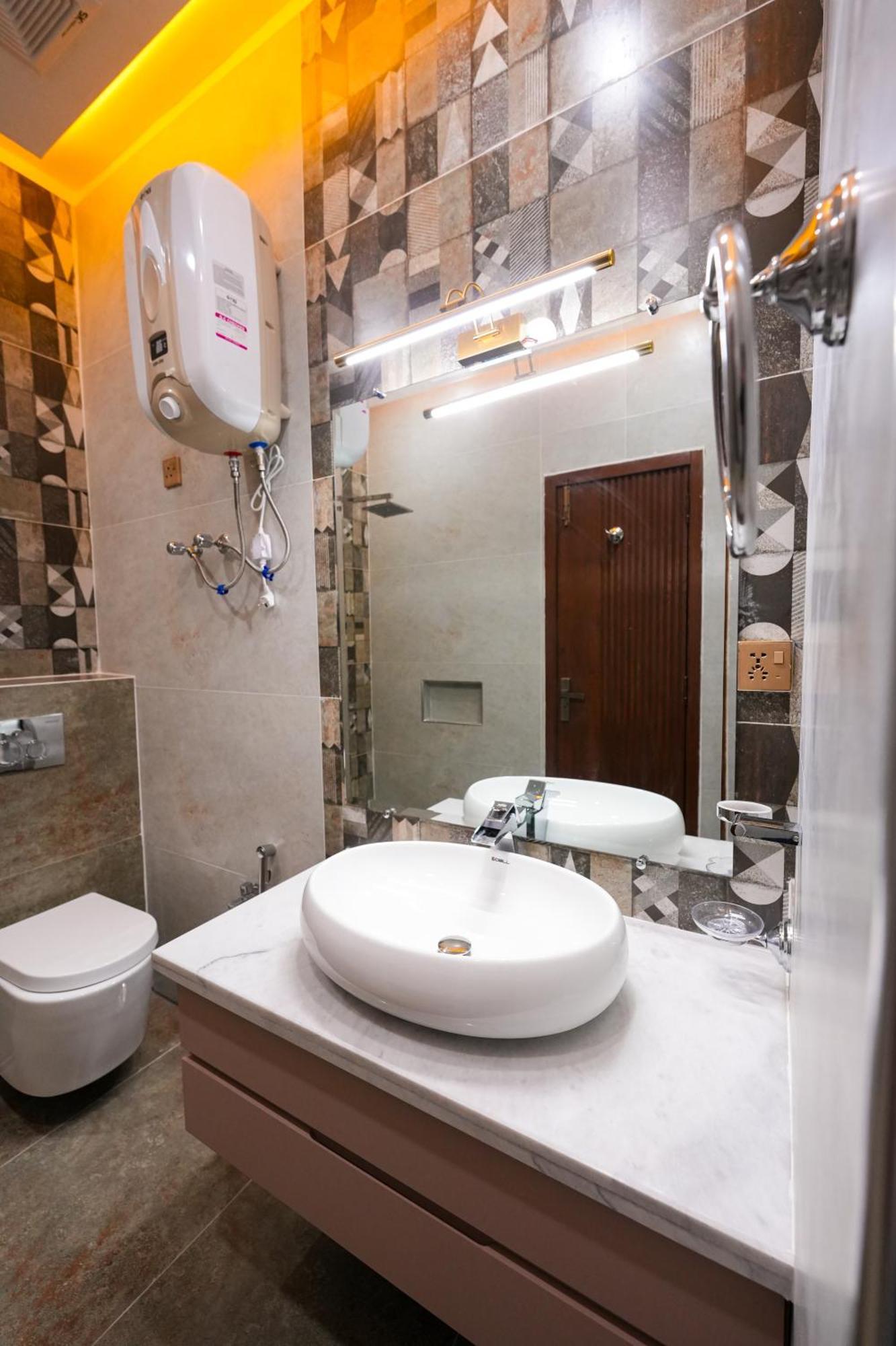 Pavilion Suites - Premium Aparthotel In Bahria Town 拉瓦尔品第 外观 照片