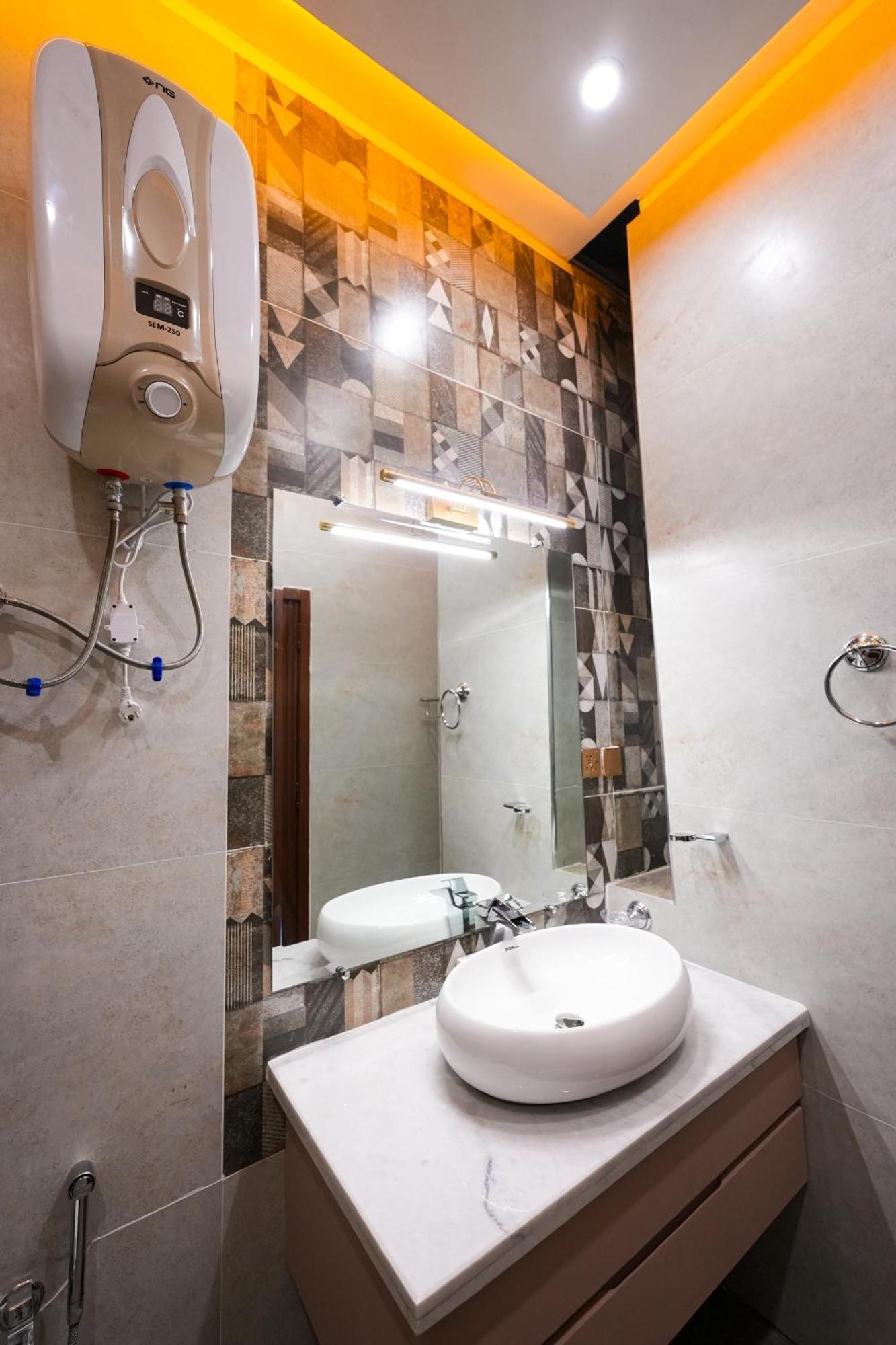 Pavilion Suites - Premium Aparthotel In Bahria Town 拉瓦尔品第 外观 照片