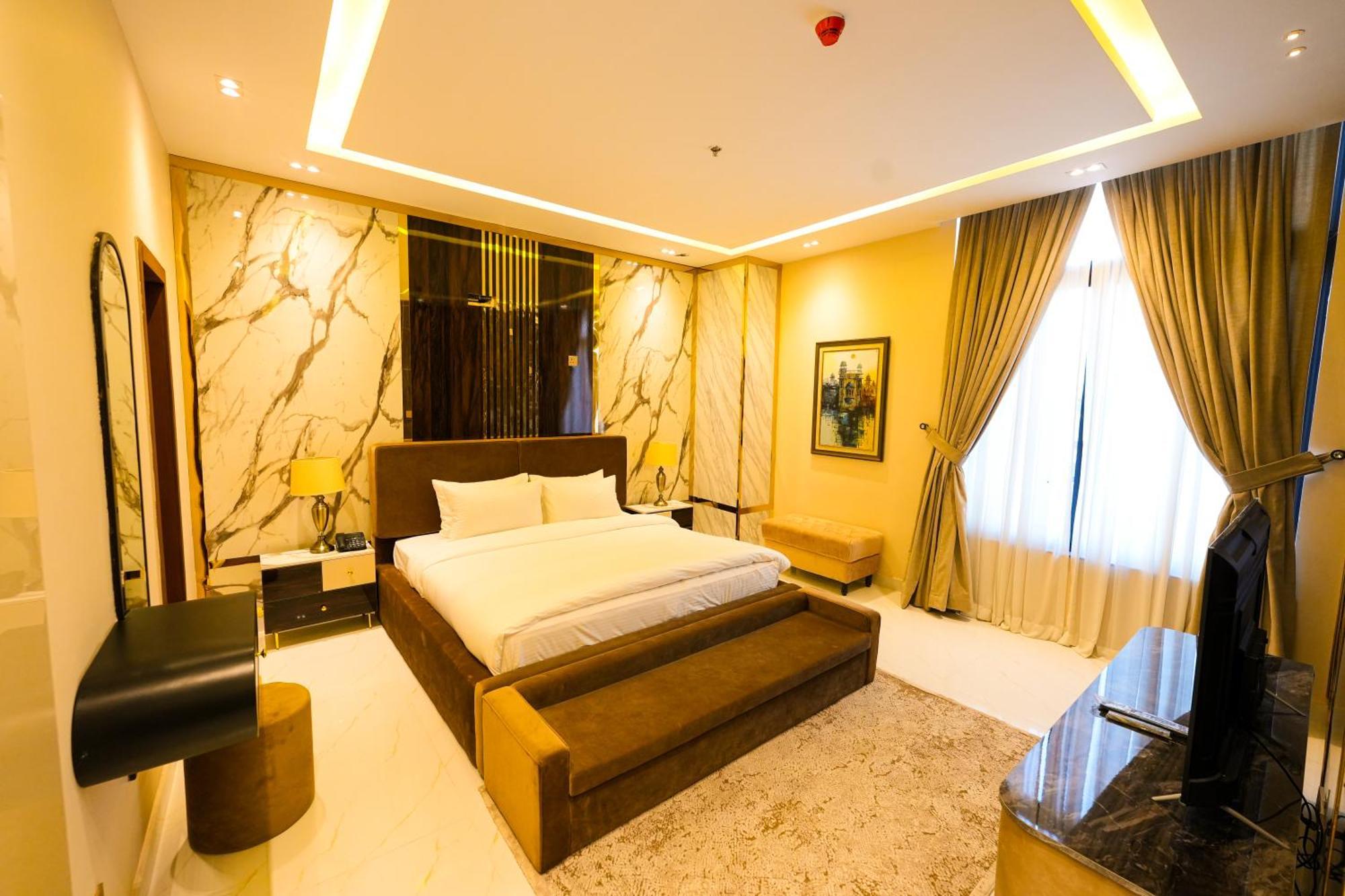 Pavilion Suites - Premium Aparthotel In Bahria Town 拉瓦尔品第 外观 照片